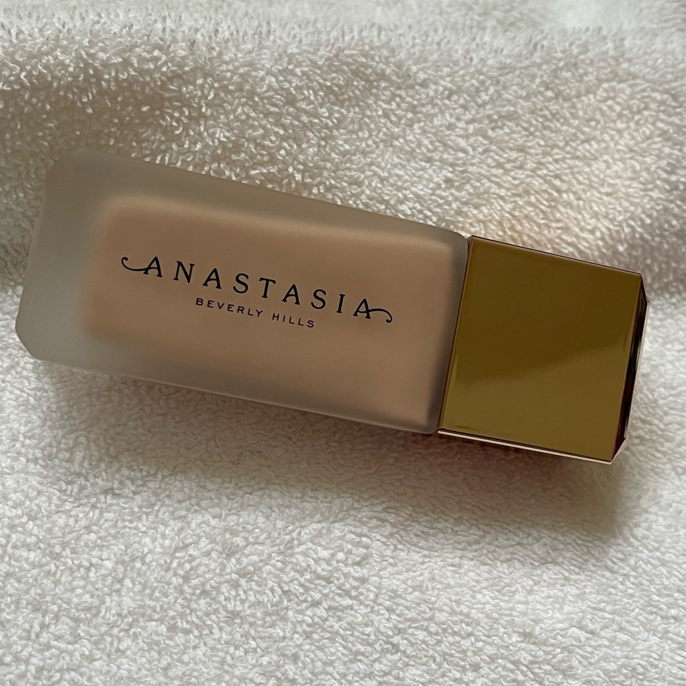 Anastasia Beverly Hills Liquid Foundation - Shade 1CR